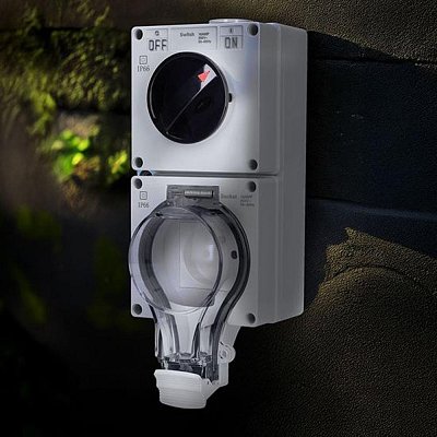 5B351 zásuvka s vypínačem IP66 SOLIGHT