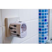 Cestovní adaptér pro celý svět