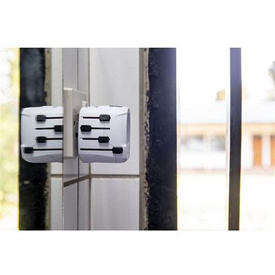 Cestovní adaptér pro celý svět