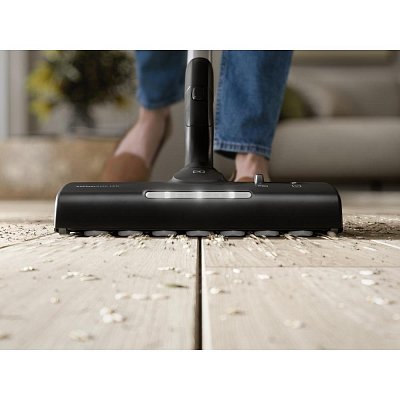 EB81U1DB SÁČKOVÝ VYSAVAČ ELECTROLUX