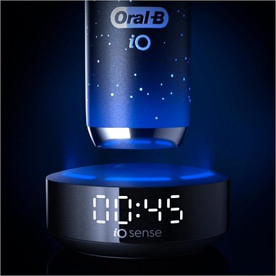 IO SERIES 10 ČERNÁ ZUBNÍ KARTÁČEK ORAL-B