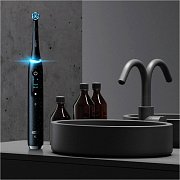 IO SERIES 10 ČERNÁ ZUBNÍ KARTÁČEK ORAL-B