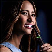 IO SERIES 10 ČERNÁ ZUBNÍ KARTÁČEK ORAL-B