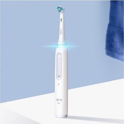 IO SERIES 4 QUITE WHITE KARTÁČEK ORAL-B