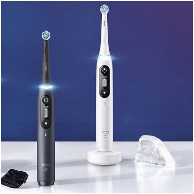 IO7 SERIES BLACK ONYX KARTÁČEK ORAL-B