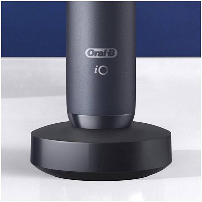 IO7 SERIES BLACK ONYX KARTÁČEK ORAL-B