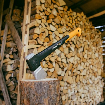 Štípací sekera (M) X24 FISKARS