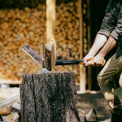 Štípací sekera (M) X24 FISKARS