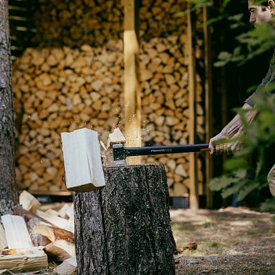 Štípací sekera(M) X28 FISKARS