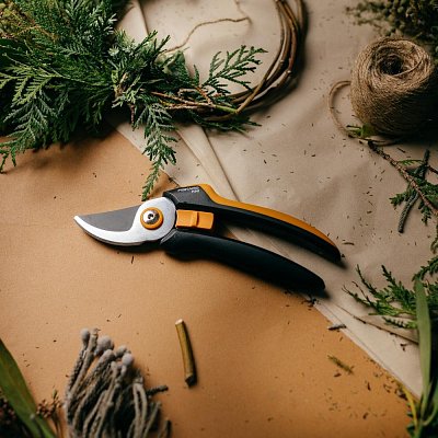 Zahradní nůžky,dvoučepelové P341 FISKARS