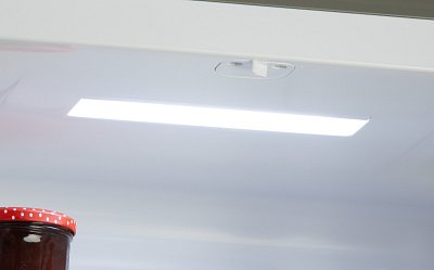 Čtyřdvéřová lednice s mrazákem dole - stříbrná - DOMO DO99504M