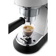 EC685.W ESPRESSO PÁKOVÉ DE'LONGHI