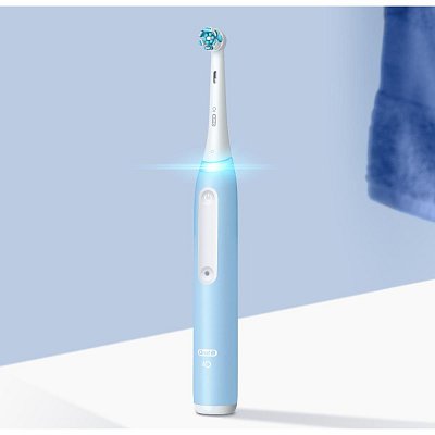 IO SERIES 3 ICE BLUE KARTÁČEK ORAL-B
