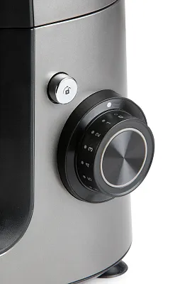 Kuchyňský robot „Delicioso“ s příslušenstvím DOMO DO9293KR