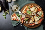Pizza pec na čerstvou pizzu - černá - DOMO DO9285PZ