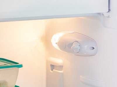 Retro lednice s mrazákem uvnitř - růžová - DOMO DO91708R