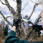 Skládací pila Plus SW69 FISKARS