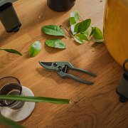 Zahradní nůžky s pouzdrem FISKARS