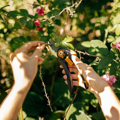 Zahradní nůžky,dvoučepelové P541 FISKARS